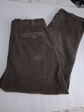 Men's Corduroy Pants in Olive Brown